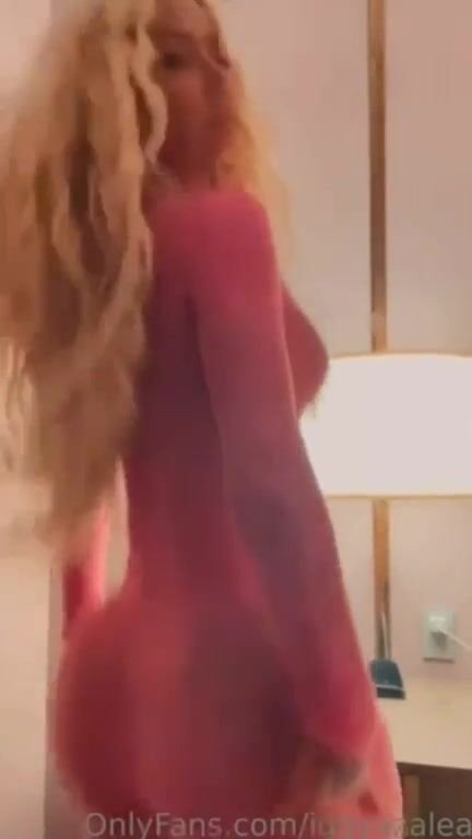 https://viralpornhub.com/videos/102010/iggy-azalea-hot-babe-twerking-her-massive-booty-onlyfans-video/