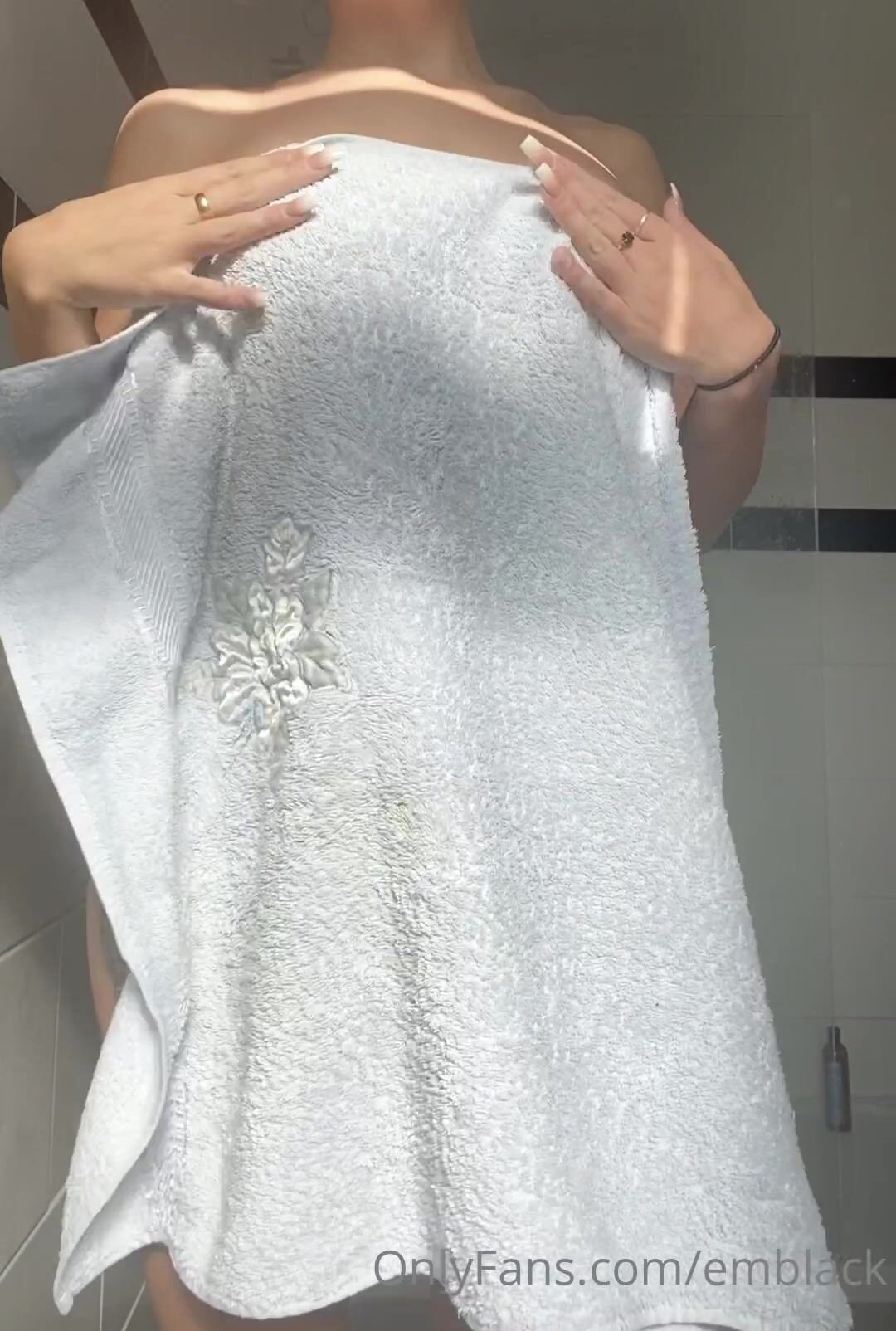 Emily Black Onlyfans teasing with the towel video