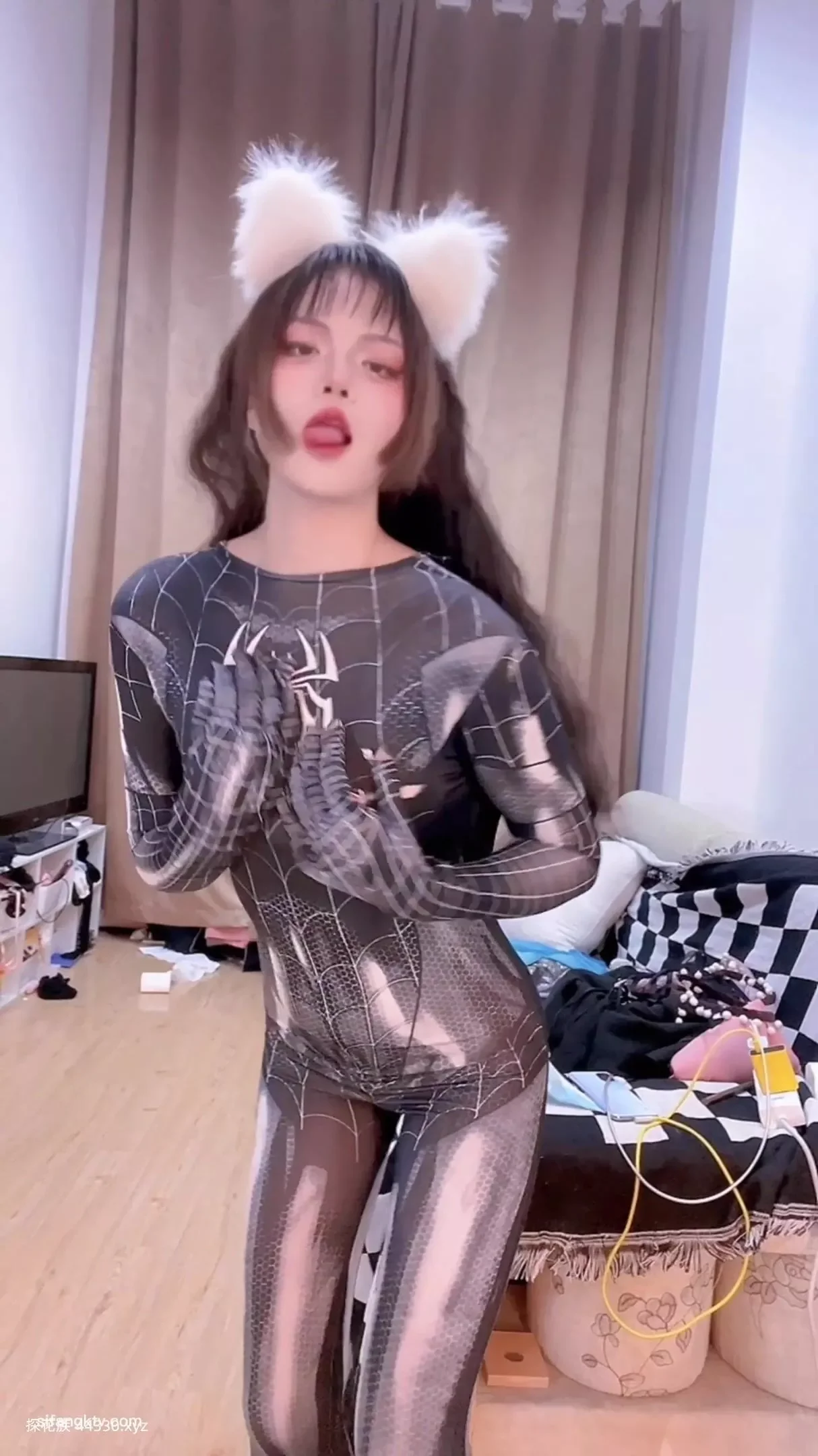 Chinese Amateur Spider Girl Cosplay Solo Fingering Pussy image