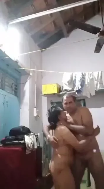Desi Sexy Vidro - Colorful bald teacher and sexy desi aunty porn video Indian Video
