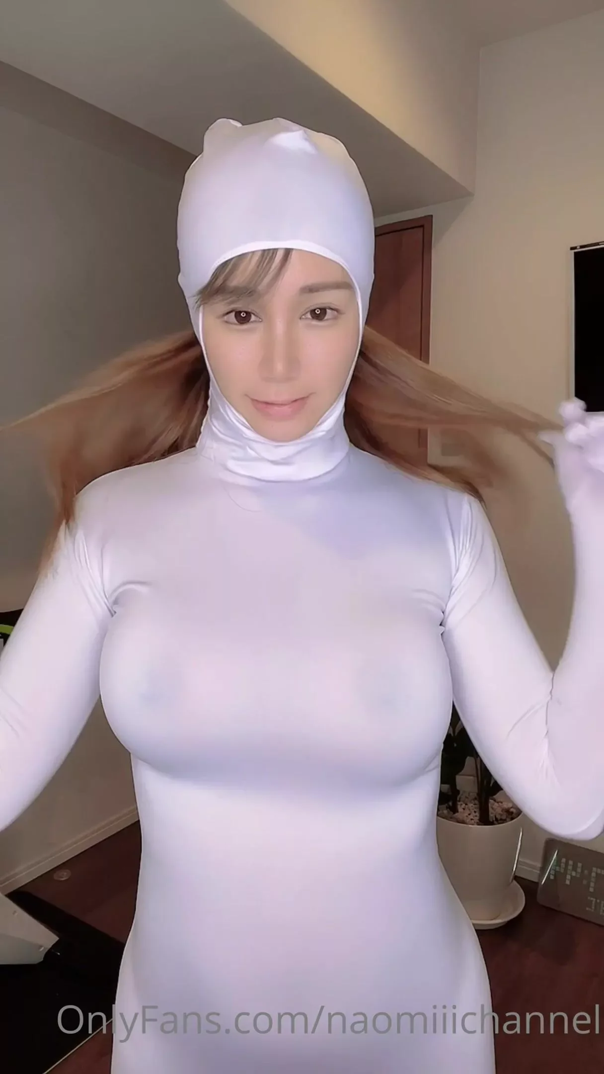 Naomiiichannel Cosplay Chick Ripping Her White Costume And Pussy Fuck till Squirt Onlyfans Video pic
