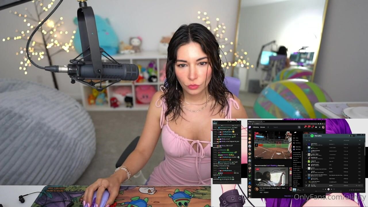 Fresh Alinity Naked Onlyfans Live gets Nude on Livestream while watching Twitch Video Leaked